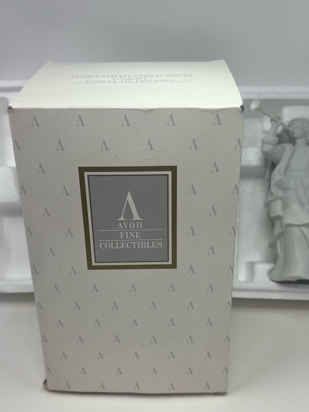 Vintage Avon Nativity Collectibles Angel Gabriel Porcelain Figurine 1992 EUC - Picture 6 of 8